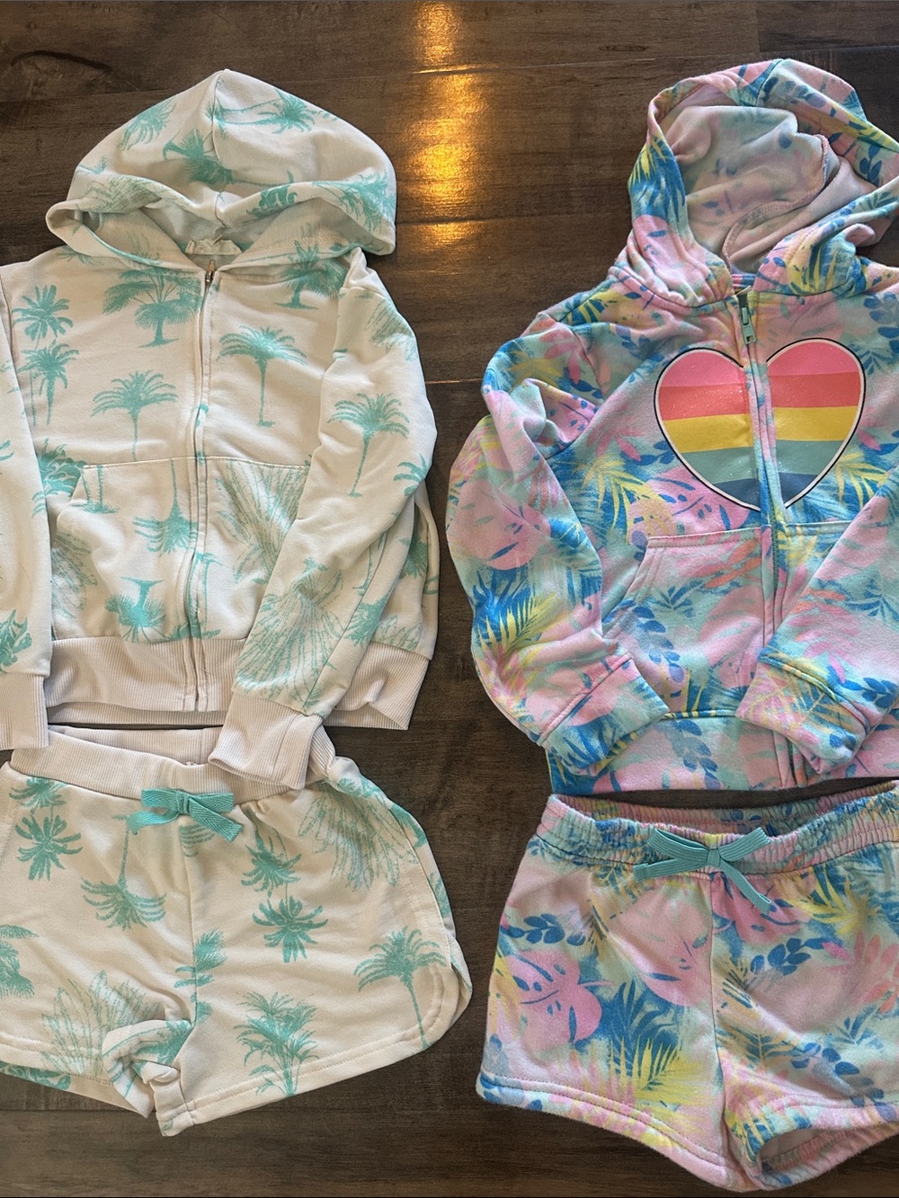 Sweatshirt/short sets size 6 girl Jessica Simpson/lemon Kiss